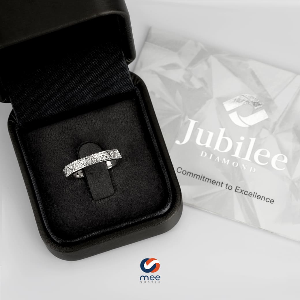 แหวนเพชร Jubilee รุ่น LoVe Together Pave พร้อมกล่องใบครบ